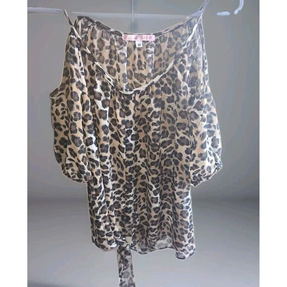 FREE 2 LUV WOMEMS M LEOPARD PRINT SHEER TOP - Picture 2 of 5